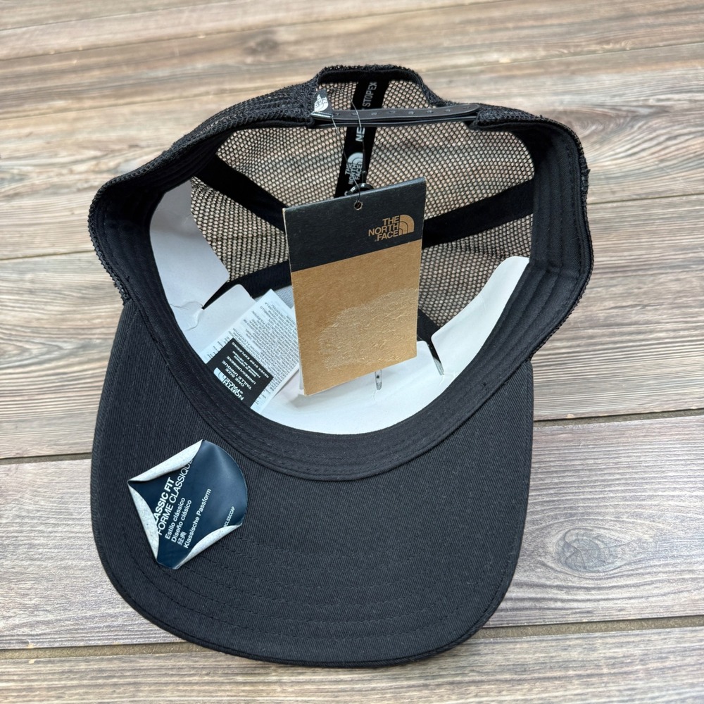The North Face Mens OS Mudder Trucker Hat White‎ Black Embroidered Mountain NEW - Picture 4 of 6